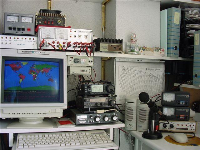 Simple station to work satellites (EA4CYQ) This is a multi-purpose setup which will let us work not only satellites but also terrestrial communications in FM and SSB mode in an excellent way, and we