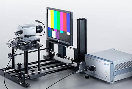 In combination with a spectrometer, the TOP 200 Telescopic Optical Probe permits precise measurement of radiance and luminance, as well as the chromaticity of displays, panel graphics and other light