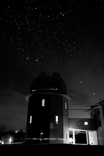 Example: Night Scene Fan Mountain Observatory Focal Length: 18 mm Aperture: f/3.
