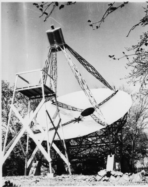 Phased arrays are as old as radio astronomy. Jansky s famous merry go round is an example of a Bruce antenna; an array of dipoles adding in phase.