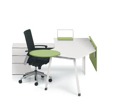 Desks with broken shape facilitate communication with the customer and are perfect