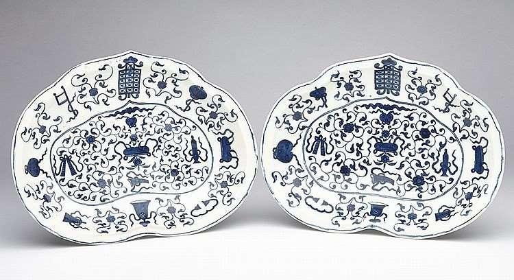 A Pair of First Period Worcester Underglaze Blue Porcelain Hundred Antiques Pattern Heart-shaped Dishes, Circa 1770-80.
