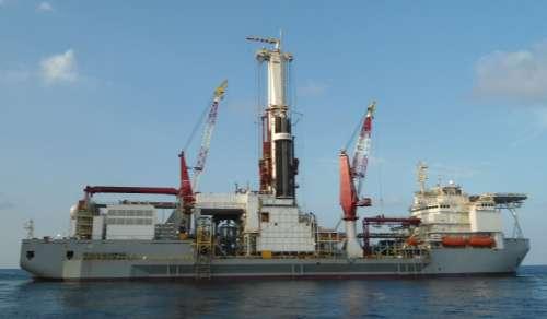 BC-10 PHASE 2 BULLY II DRILLING RIG Dynamically positioned, ultra-deepwater drillship jointly developed in a partnership between Noble and Shell.