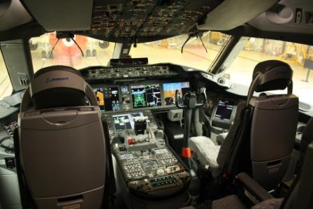 Boeing 787 Flight Deck Image