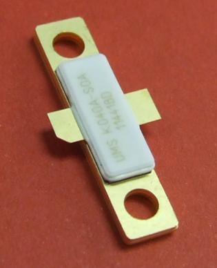 5µm gate length GaN HEMT process. It requires an external matching circuitry. The is available in a ceramicmetal flange power package providing low parasitic and low thermal resistance.