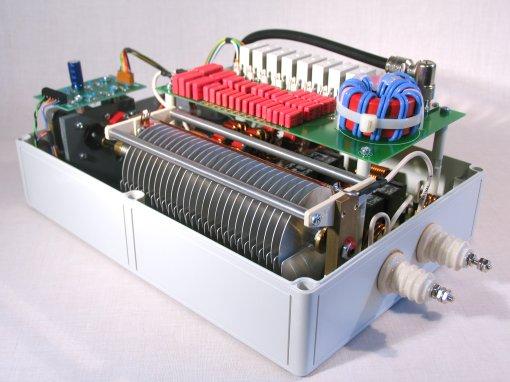 RF Unit: The RF Unit is contained in a weather-protected cabinet (IP66) and is UV resistant. There are two feed-thru insulators to connect to the antenna elements.