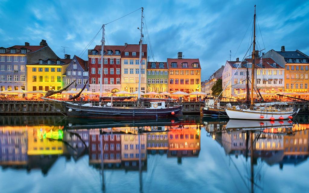 7. COPENHAGEN (DENMARK) STRENGHTS: Economic power and competitiveness (40% GDP, 85% foreign investment, 75 % employment) Sustainable City brand is a competitive advantage in promotion and marketing