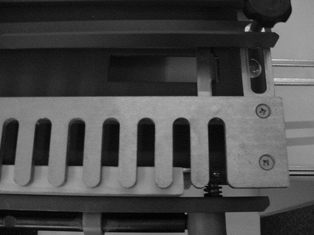 SETTING COMB AND BRACKET FRAME CLAMPING WORK PIECES Loosen fixings screws A and B (Part no s 6 and 7). Adjust the position of the comb so that it extends the thickness of the wood to be cut minus 2.