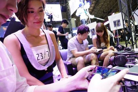Smartphone Game Area This exhibit area focuses on games for smart devices, such as smartphones and