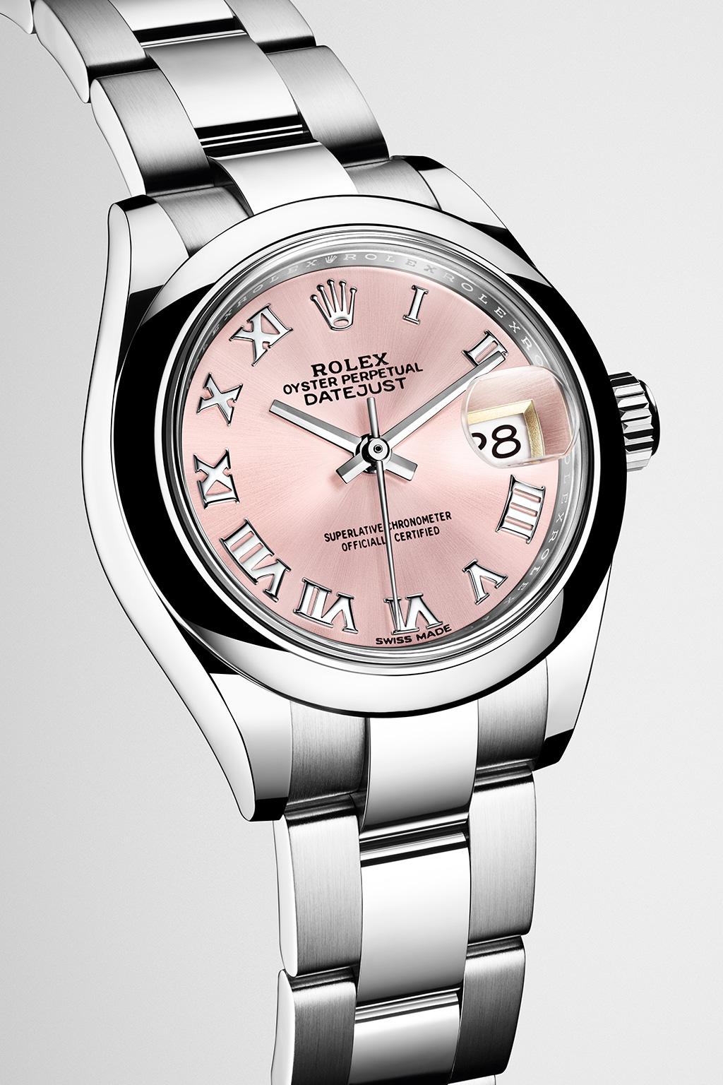 Style of the Lady-Datejust 28 PRESTIGE AND ELEGANCE Rolex s classic feminine watch, the Lady-Datejust 28, is in the lineage of the Datejust, the emblematic model that has been a byword for style and