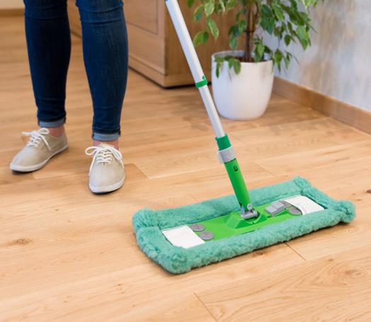 Dust, lint or animal hair can be removed with a vacuum cleaner or broom. Cleaning is even easier with the Osmo Cleaning Kit for Floors. The green Dust- Mop was especially developed for dry dusting.