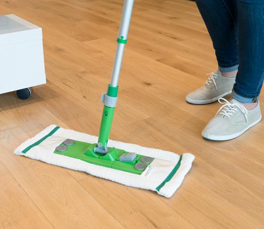 > > Osmo Cleaning Kit for Floors contains a basic mop head with connector for the Osmo System Telescopic Handle, a Dust-Mop, a Micro-Mop Plush and an Active Fibre Cloth.