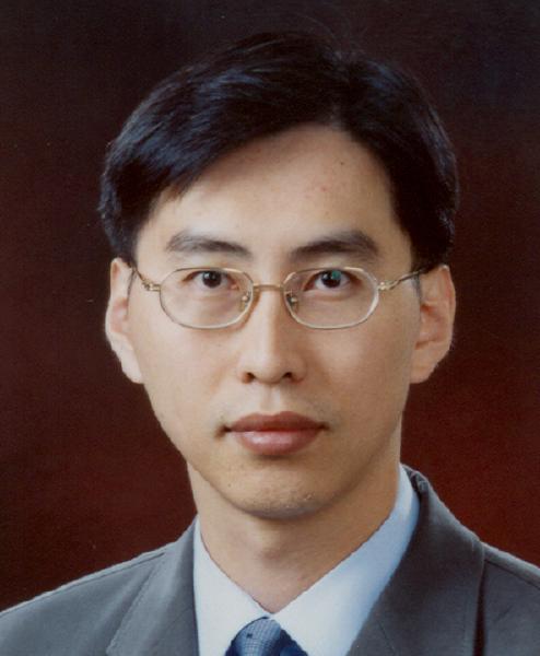 34 DAEKEUN YOON et al : AN OSCILLATOR AND A MIXER FOR 140-GHZ HETERODYNE RECEIVER FRONT-END BASED ON Bernd Tillack received the PhD degree from the University HalleMerseburg in 1980.