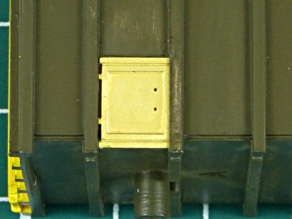 2. Line up the join between the frame and the join on the etch with the bottom of the wagon between the uprights shown.