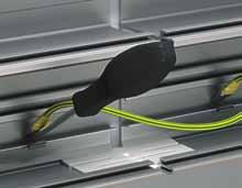 Product and Installation Features Easy earthing of aluminium trunking (5) The trunking base and front cover has easily accessible