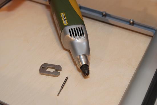 The cutter should always be inserted as far as possible into the chuck.