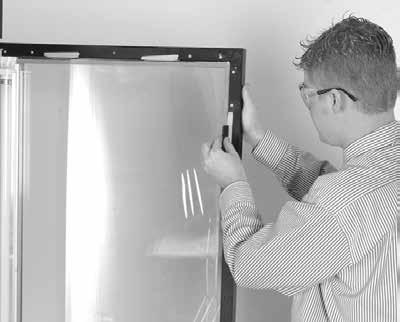 Make sure that there is no damage to the door(s) or the cabinet. 1 2. Try to level the door(s), by adjusting the leveling legs. Perform this procedure by adding castor shims if the unit is on castors.