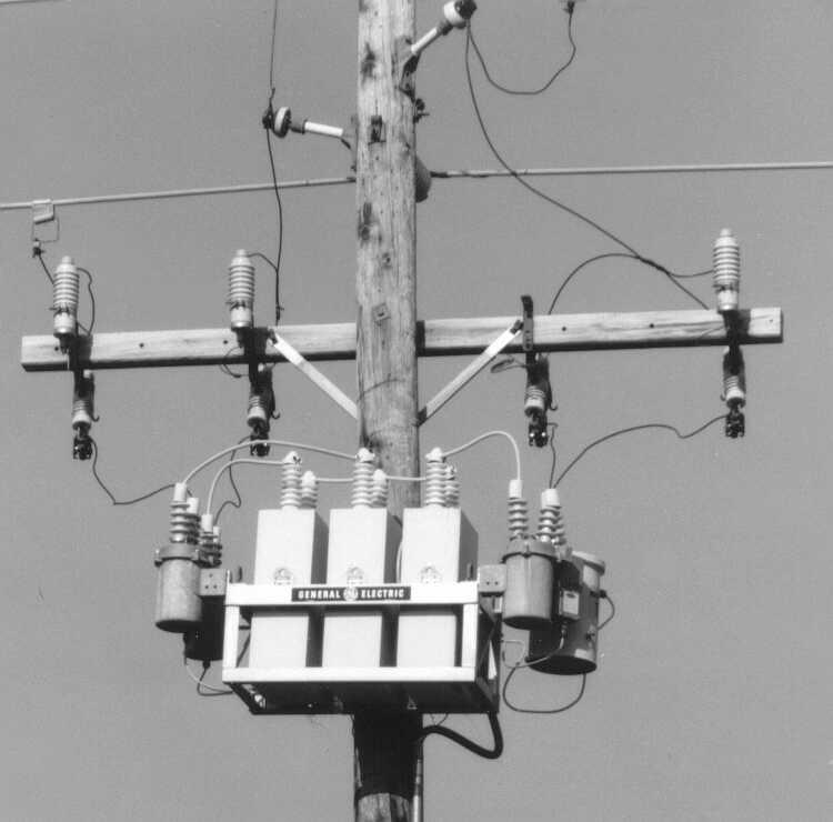 Power Factor Pole Mounted