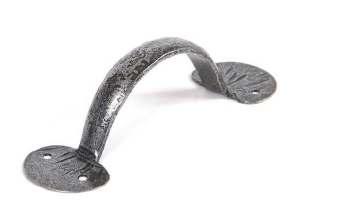 Our smiths fashion these D-handles with great skill from a single piece of steel forming the Bean end.