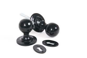 33252 - Black Finish 33644 - Pewter Patina Finish Oval Mortice/Rim Knob Set Knob Size: 63mm x 38mm Projection: 54mm Rose Size: 60mm Spindle Size: 8mm