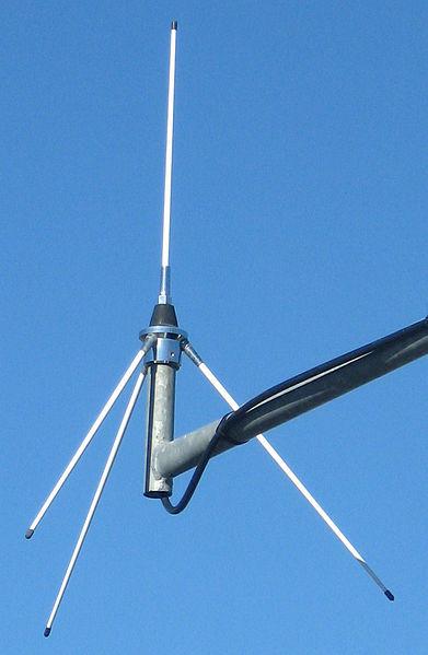 Omnidirectional antennas are widely used for radio