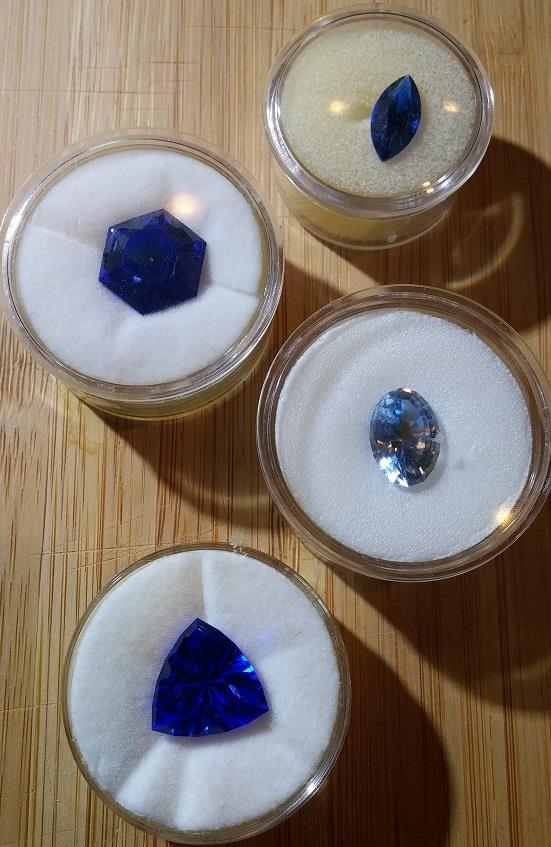 Lot G - Spinel, Syn. Commercial Value: $454.50 Starting Offer Price: $299.00 49 Spinel, Syn. 2.6 Mar-77 155 Spinel, Syn. Blue 11.