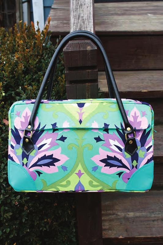 A flap pocket further adorns the front of this bag. Make several to coordinate with your outfits.