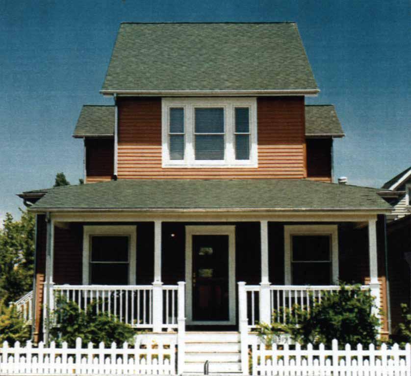 Farmhouse Building volumes commonly mass towards the center of the home One and two-story volumes typically used in combination Covered porch volume, commonly oriented toward the street, transitions