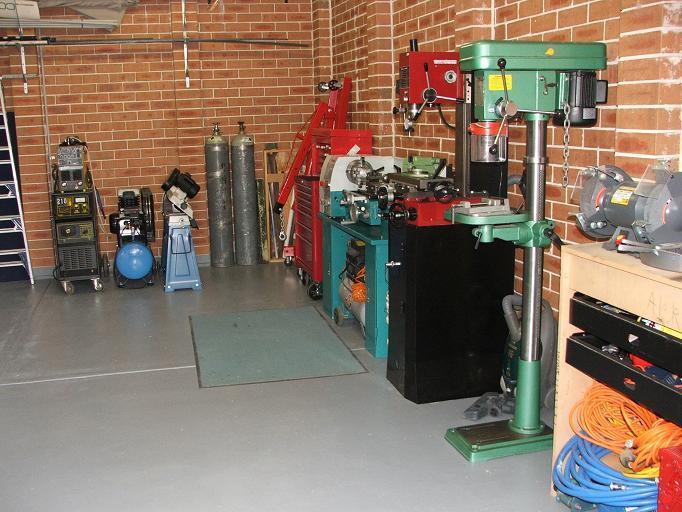 Here s another example of a clean shop. Very important. He s even got a lathe. All home welding shops are different. Just lay yours out the best you can with the space you have.