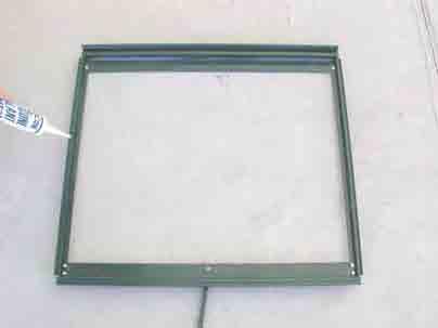 Top Polycarbonate Panel NOTE: The top and bottom edges of each panel show the hollow cells inside the panel.