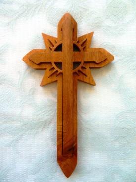 C010 CROSS WITH CARVED