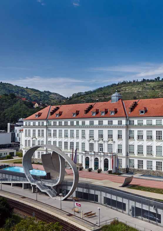 6 Contents Danube University Krems, historical building and Loops