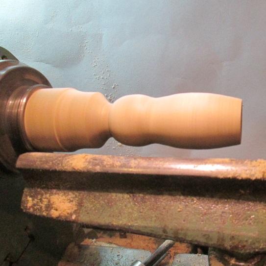 figure 3 figure 4 Hollowing the Penguin Body 1. Hollow the body with the large oval from the tailstock end.
