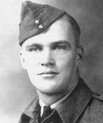 The Royal Canadian Legion MANITOBA & NORTHWESTERN ONTARIO COMMAND WARREN, Robert J. Bob Bob was born in Holland, Manitoba in 1916.