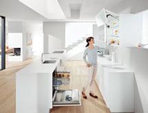 DYNAMIC SPACE DYNAMIC SPACE Ideas from Blum for practical kitchens Good workflows, enough storage