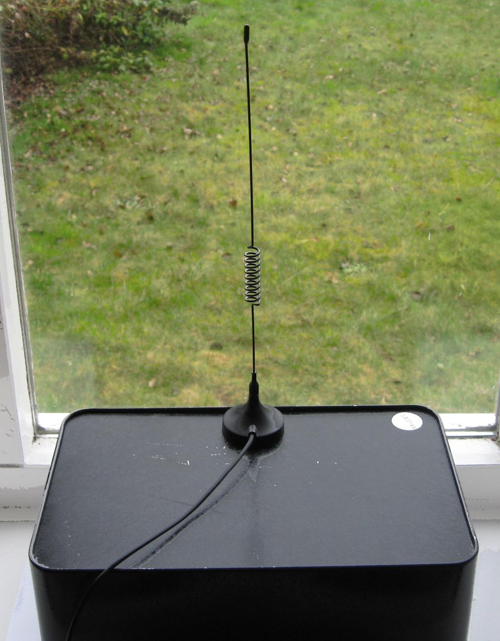 Please read the Installation Guide first. Section 1: Your antenna The PlaneGadget-Radar is factory pre-set for the supplied antenna.