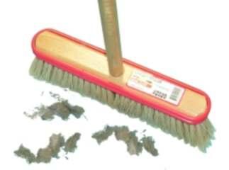 Upright & Angle Brooms Upright Brooms - Wide Brush Face The 4" trim length bristles on the wider block move