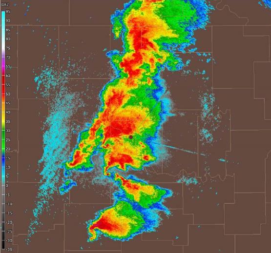 Chapter 4 49 FIGURE 4-6 Reflectivity from KOUN at 22:34 UTC on 2011/05/24 during a tornado outbreak Meteo-0 4-06 4.2.7.