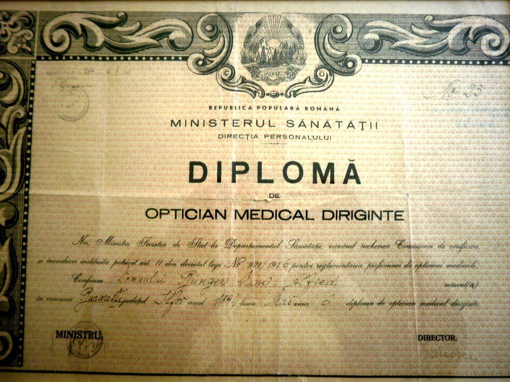 1947, pe numele Bünger Dimitrie Alfred; Aceste două documente, adică diploma de optician şi brevetul de ortopedist permiteau exercitarea meseriei pe cont propriu pe tot cuprinsul ţării, conform art.