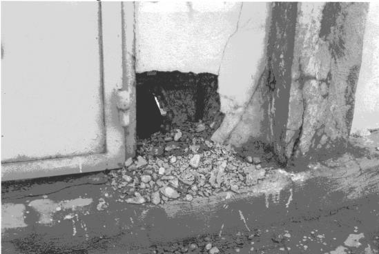 The hot water pipes are corroded and not tight. Many asbestos cement or PVC tubes are broken. Tube and pipe ends lack.