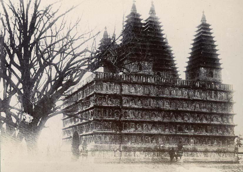 125 PEKING. View on Temple. 1900.