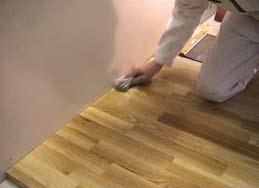 Edges and areas that are not accessible by the scraper may be finished with the Osmo floor brush or by hand with a cloth.