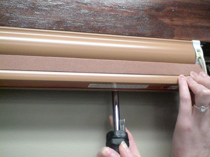 The internal components can move if the bottomrail is bumped when the shade is in the lowered position. 1. Use a carpenter s level to make sure the brackets, window and mounting surface are level. 2.