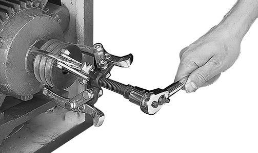 Accessories G8995 4" Heavy-Duty Pulley Puller Indispensable for pulling gears or pulley off of press-fit shafts.