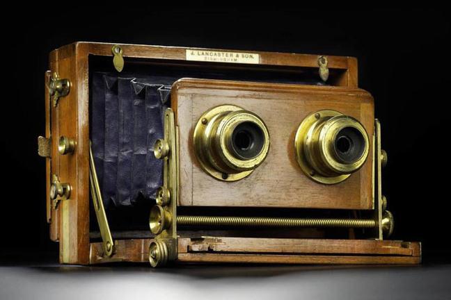 Stereoscopic field camera, by Lancaster and Son, 1870s.