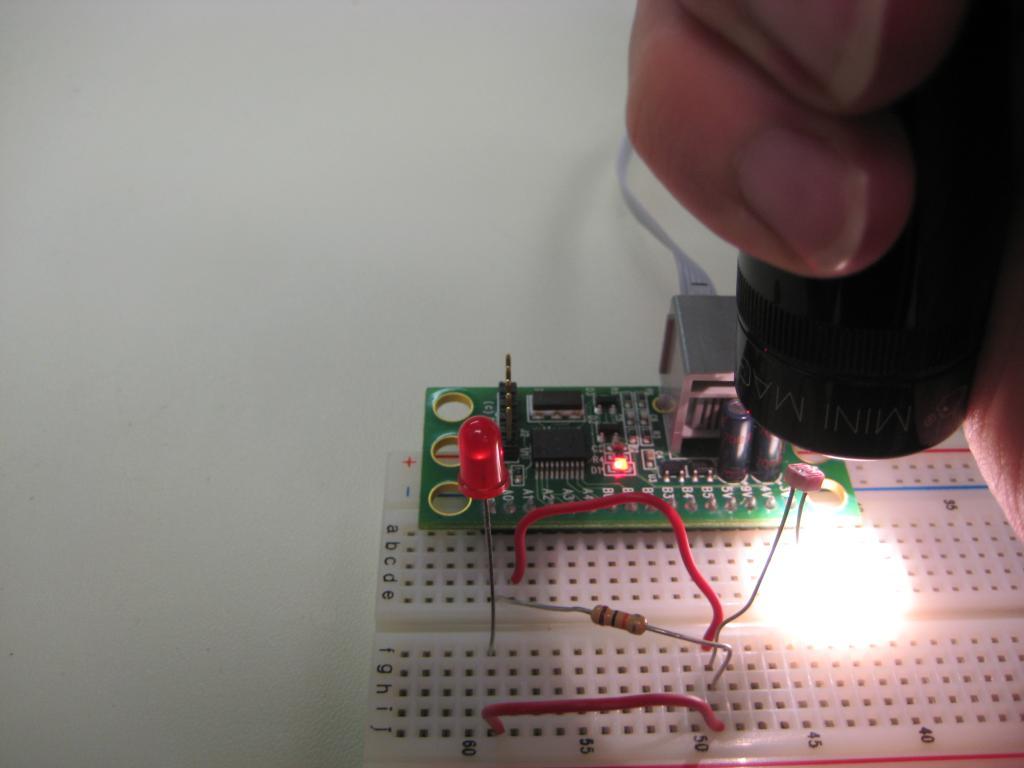 Photo-Resistor Output Shine light on