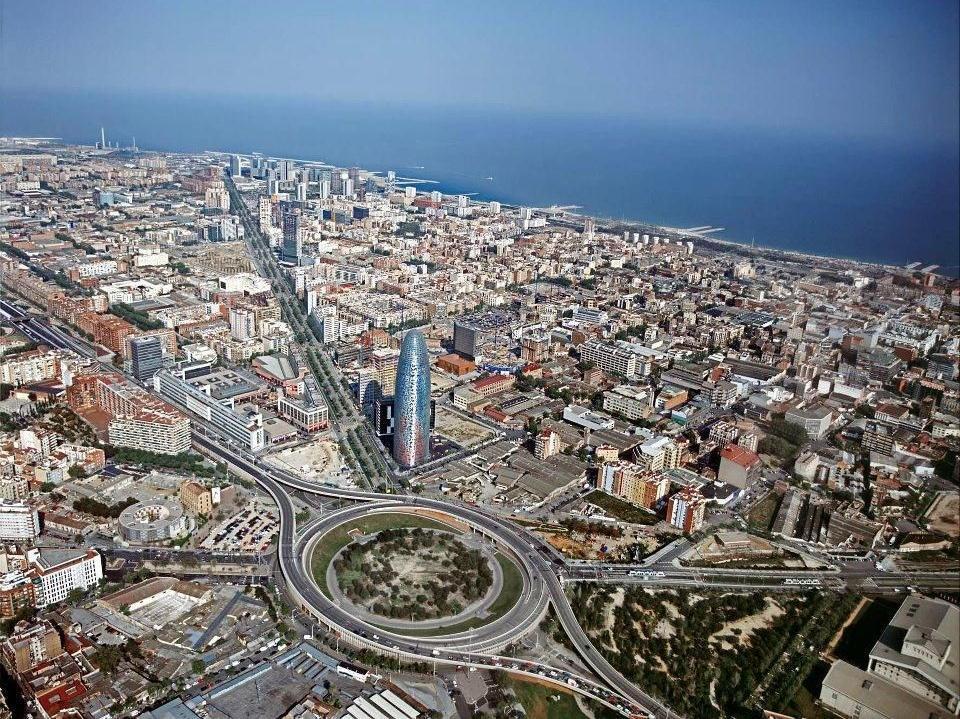 Barcelona Population : 1.6 million.