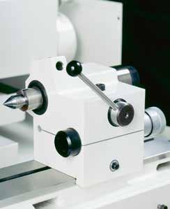 Roundness in live spindle grinding operations is 0,0003 mm (0.000,012"), with the option of 0,0002 mm (0.000,008").