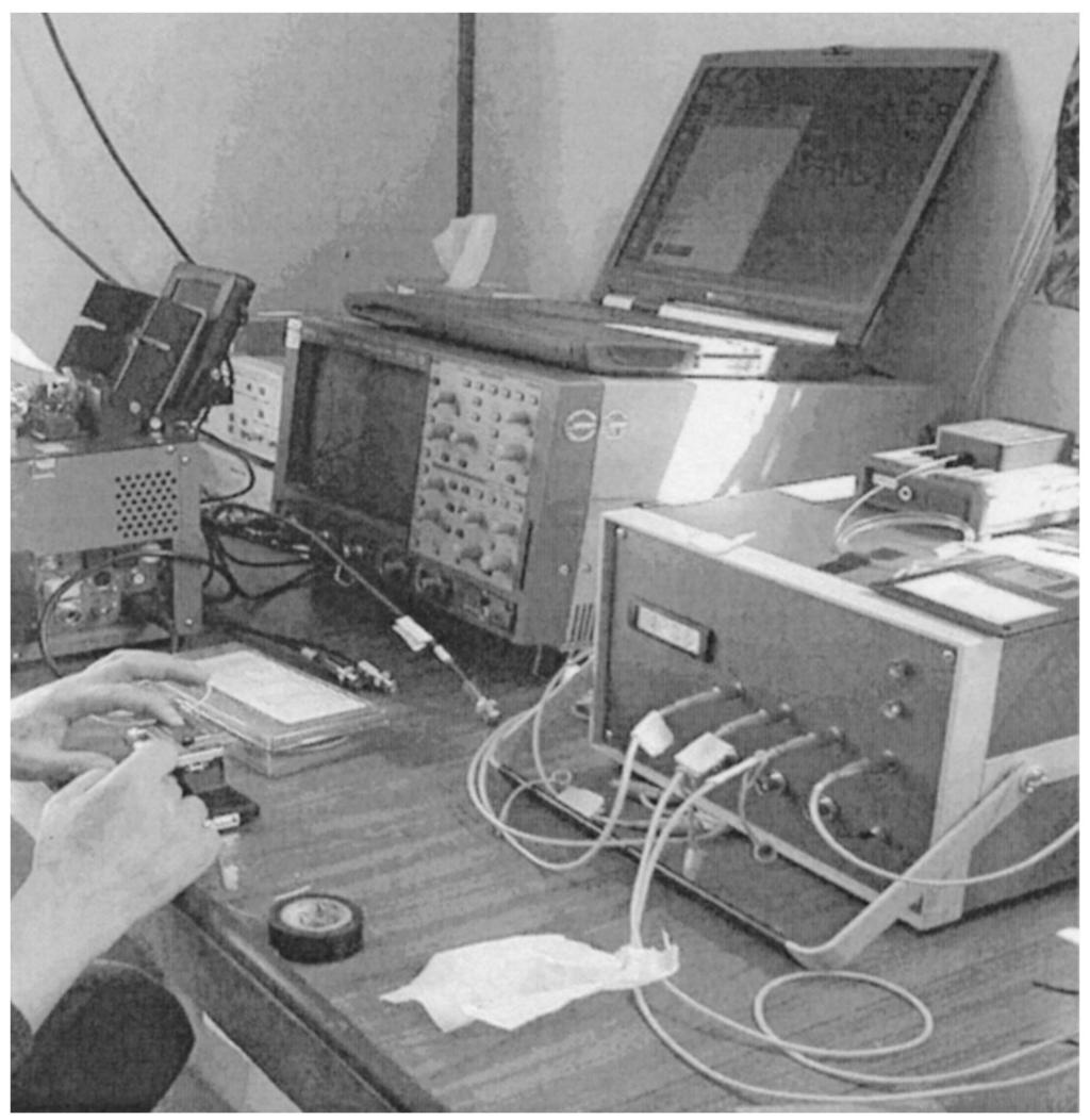 In the sensor fabrication, a monitoring system consisting of a broadband light source, a 2 2 coupler, and an optical spectrum analyzer was been used to monitor the air-gap length.