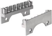 K0989 Cylinder clamping sets B 13,5 Tool steel. 10 18 Vice jaw hardened, bright. Pins hardened, black oxidised. 35 K0989.
